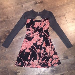 BCBG mesh sleeve mini